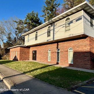 180 Main St, Avoca, PA 18641