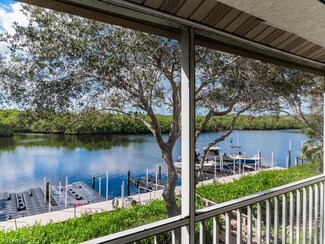 230 Newport Dr Unit 610, Naples, FL 34114