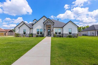 217 Devonshire St, Mount Pleasant, TX 75455