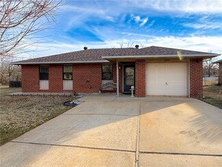 2302 W Hemlock St, Rogers, AR 72756