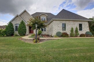 5 Walnut Point Ct, Monticello, IL 61856