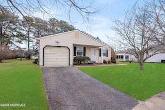 17 Leighton Ct, Toms River, NJ 08757