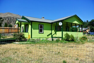 840 3rd St, Chelan Falls, WA 98817