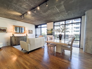 1005 S Shepherd Dr Unit 304, Houston, TX 77019