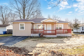 420 Kinney Rd, Decatur, MI 49045