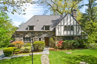 56 Wesskum Wood Rd, Riverside, CT 06878