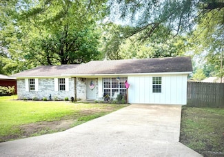 1704 Jones St, Amory, MS 38821