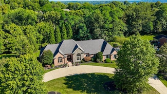 913 Rosewood Dr, Villa Hills, KY 41017