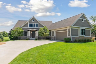 1727 Stonebridge Dr S, Ann Arbor, MI 48108
