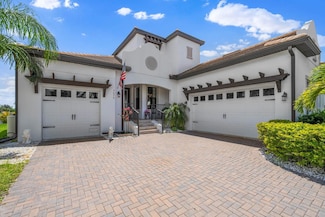3036 Christophers Watch Ln, Ruskin, FL 33570