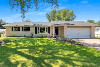 1191 Echo Ln, Green Bay, WI 54304