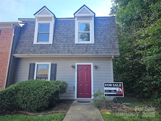 32 Sleepy Hollow Ln, Swannanoa, NC 28778