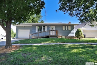 109 W Dewey St, Cook, NE 68329