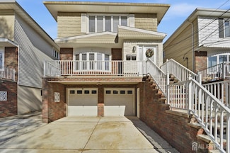 21 Lincoln Pkwy, Bayonne, NJ 07002