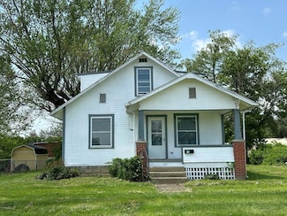 711 Florence St, Belpre, OH 45714