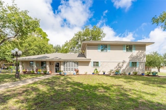 807 Hilltop Dr, Weatherford, TX 76086