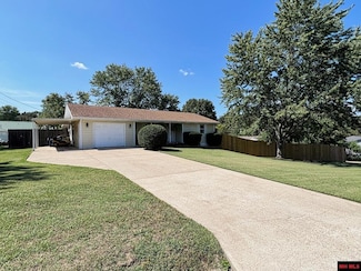 193 Spring Lake Dr, Mountain Home, AR 72653