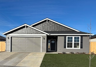 3715 Ford Dr, Medford, OR 97504