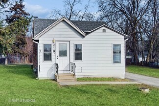 7218 Huron Dr, Wonder Lake, IL 60097