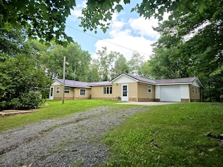 6416 Jimary Ln, Gladwin, MI 48624