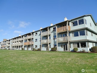 643 Ocean Shores Blvd NW Unit 303, Ocean Shores, WA 98569