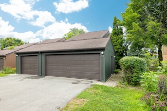 2623 Meade Ct, Ann Arbor, MI 48105