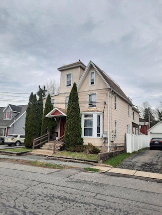 14 Glass St, Port Jervis, NY 12771