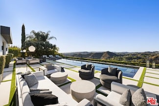 565 Evelyn Place, Beverly Hills, CA 90210