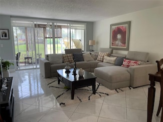 500 Oaks Ln Unit 112, Pompano Beach, FL 33069