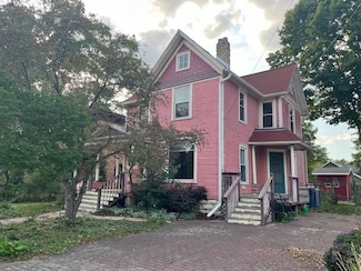 242 S Dickason Blvd, Columbus, WI 53925