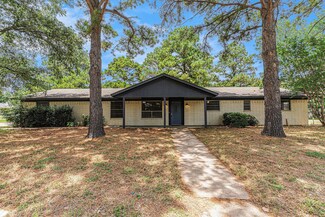 402 Greenbriar Ave, Keene, TX 76059