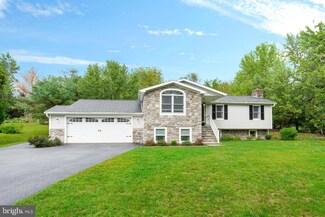 4 Stoudt Rd, Hummelstown, PA 17036