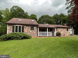 455 Pine Crest Dr, Mc Clure, PA 17841