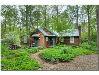 12095 Heath Rd, Chesterland, OH 44026