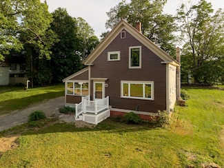 24 Church St, Sanbornville, NH 03872