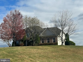 1205 Summerswood Dr, Saint Thomas, PA 17252