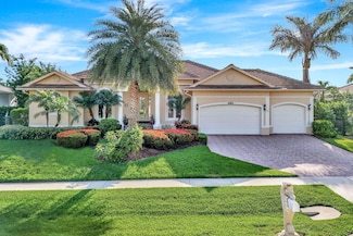 680 Thrush Ct, Marco Island, FL 34145