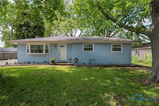 1807 Ambleside Rd, Oregon, OH 43616
