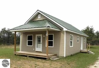 14974 E Easy St, Thompsonville, MI 49683