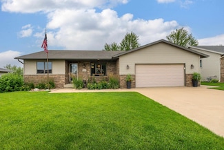 614 Baja Dr, Epworth, IA 52045