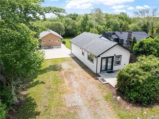 882 Point Judith Rd, Narragansett, RI 02882