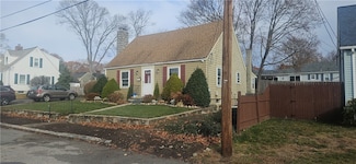 63 Benbridge Ave, Warwick, RI 02888