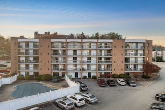 40 Main St Unit 505, Stoneham, MA 02180