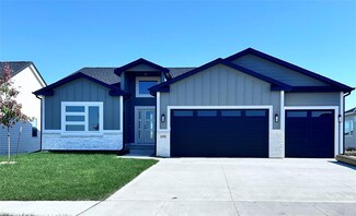 1370 NW Yorktown Dr, Waukee, IA 50263
