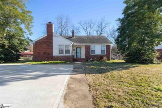 405 Magnolia St, Joanna, SC 29351