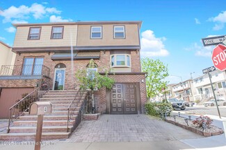 4 Lisa Ln, Staten Island, NY 10312