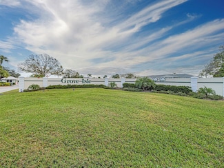 655 W Lake Jasmine Cir, Vero Beach, FL 32962