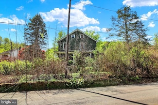 15 St Paul St, Shenandoah, PA 17976