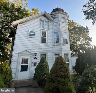 2 E Grand Ave, Tower City, PA 17980