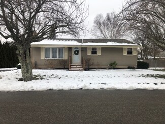 287 Moorland St, Fall River, MA 02724